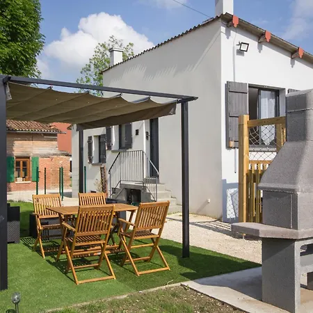 Maison Napoleon 펜션